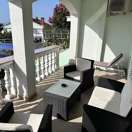Apartmani Djurda Krk Town Exterior photo